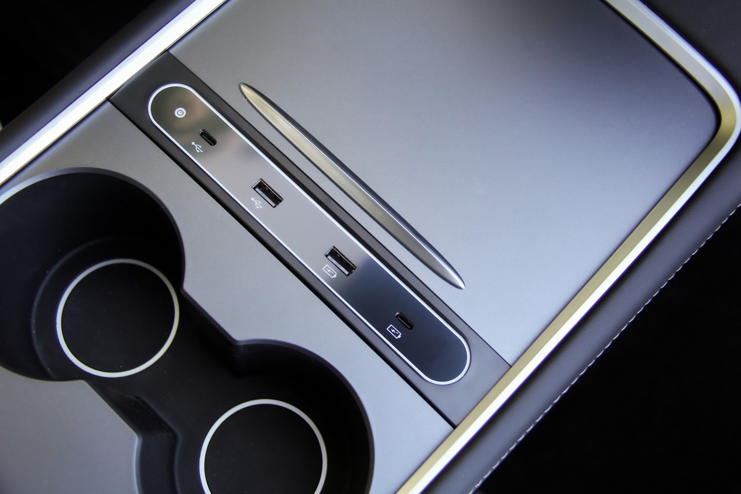 Tesla Model Y/3 USB Bar Inline Center Console