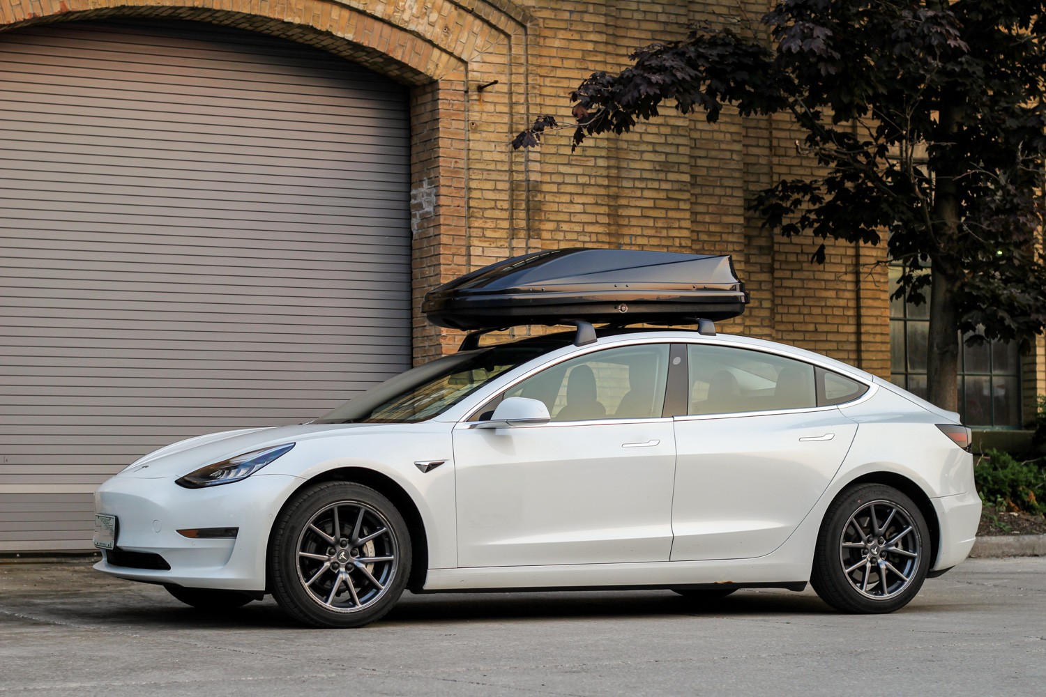 Tesla Model 3 Rooftop Cargo Box