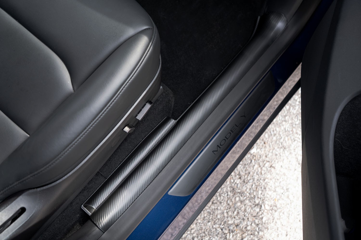 Model Y door sill protector guard