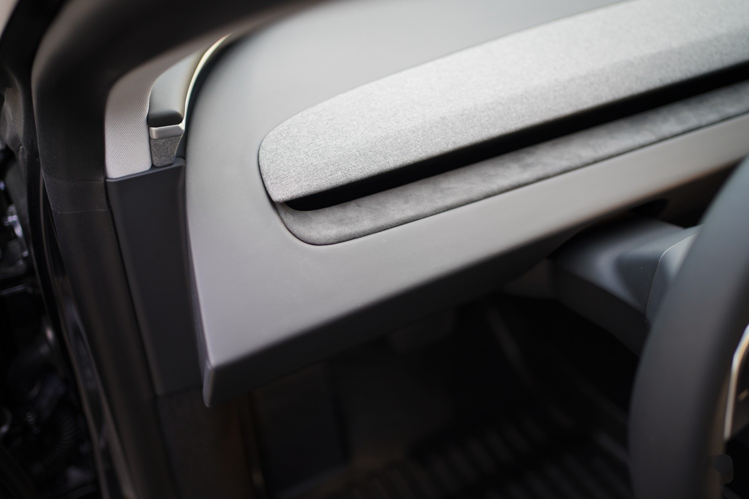Tesla Dash Cover Alcantara for 2024 Highland