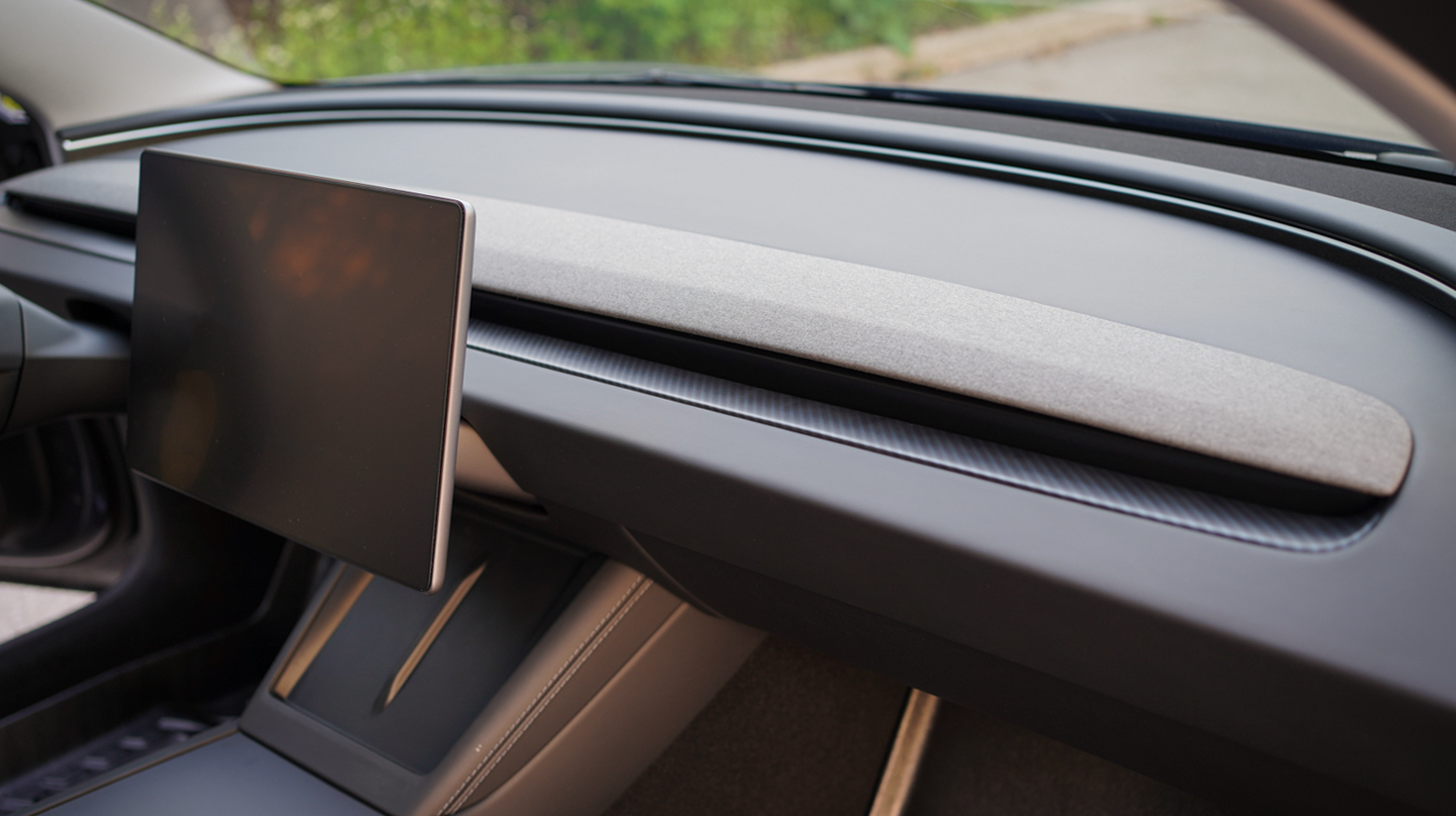 Model 3 Dash cover matte carbon fibre