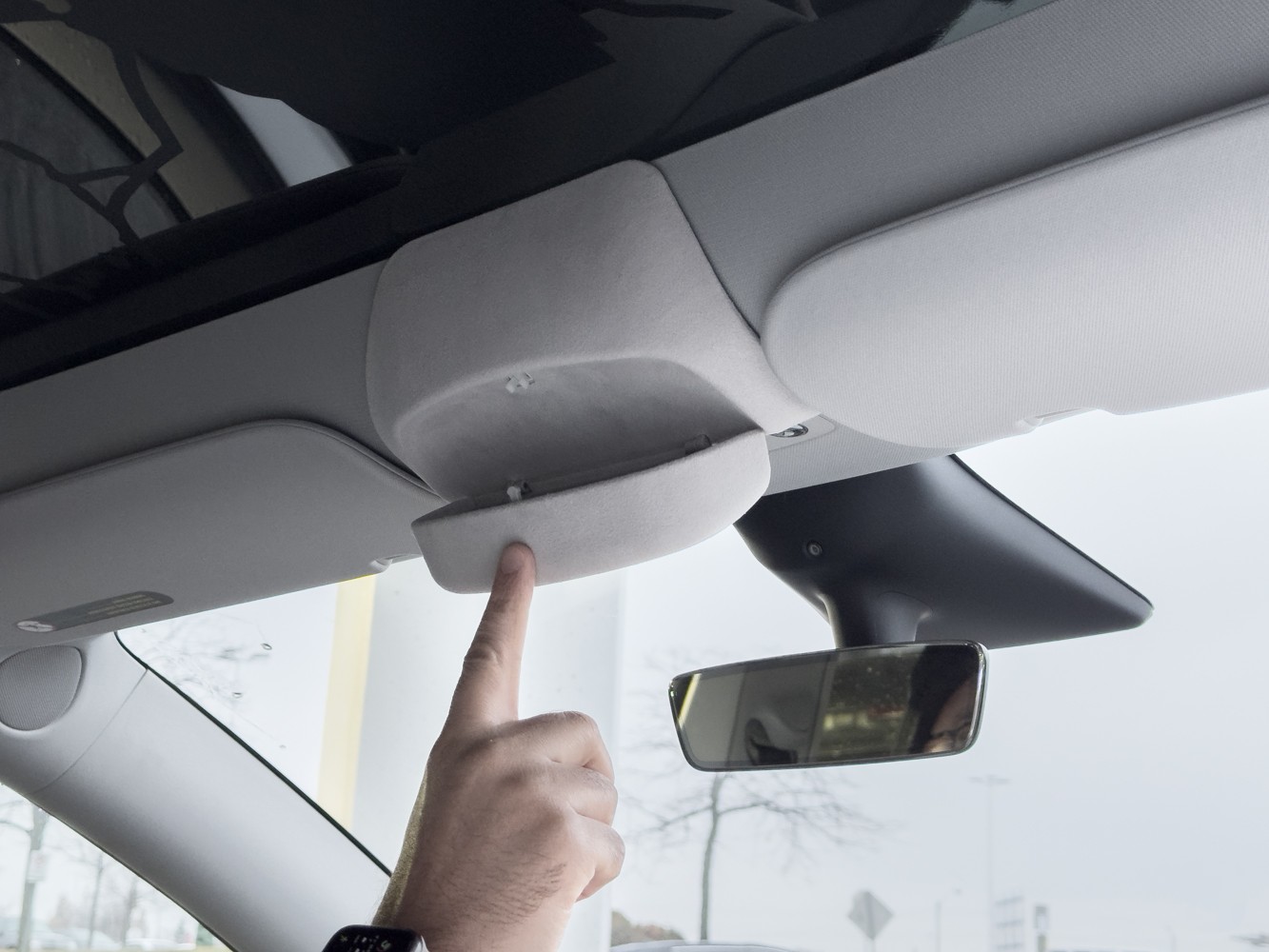 Tesla Model Y/3 Sun Glasses Holder